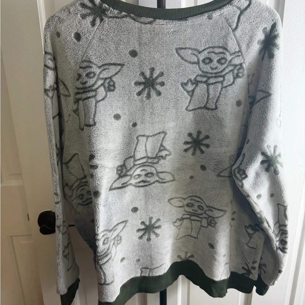 Star Wars Gray and Olive Crewneck Sweater with The Child Pattern  Size XXL